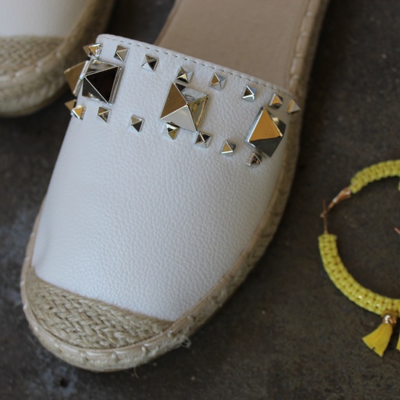 🚨LAST PAIR!!//The Francesca// White Espadrille - Picture 4 of 7